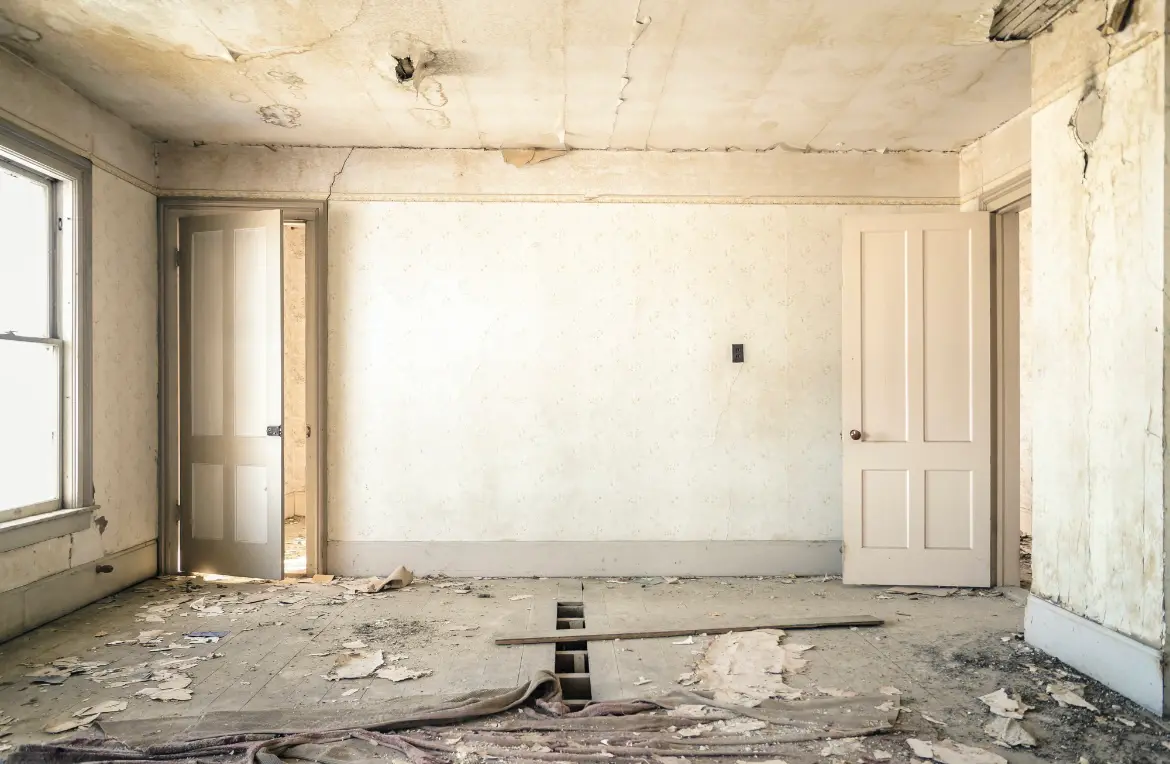 Waste disposal crew managing a cleanout project in Cherokee Village